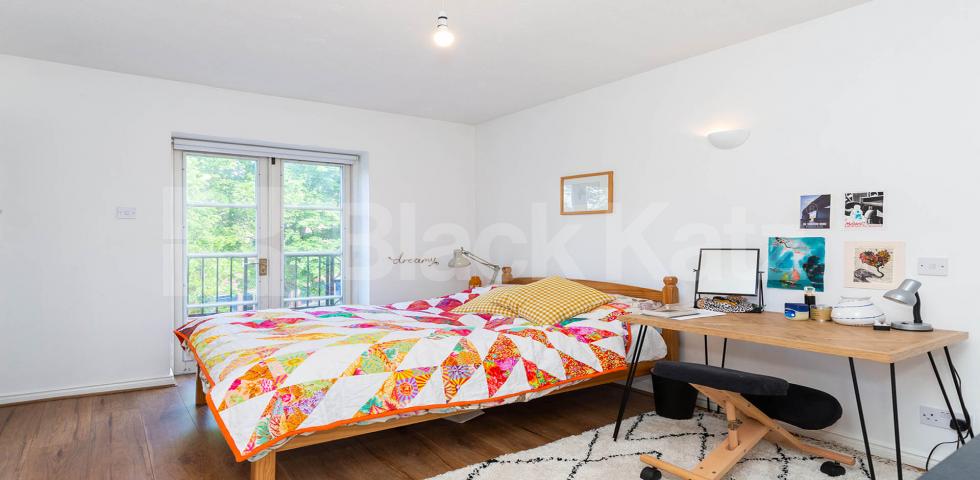 			4 Bedroom, 2 bath, 1 reception House			 Stock Orchard Crescent, Caledonian Road